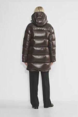 aritzia-brown-puffer-jacket-1