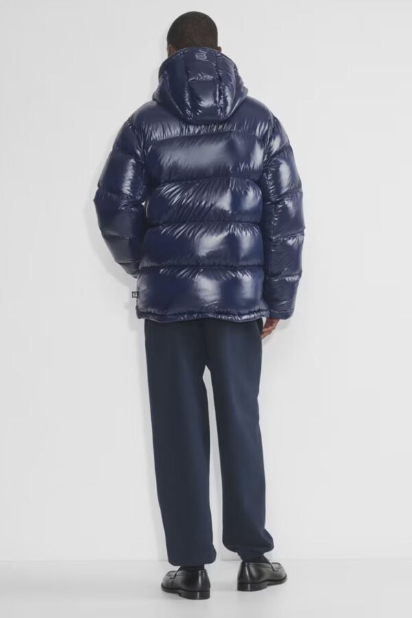 the-super-puff-aritzia-puffer-jacket-1